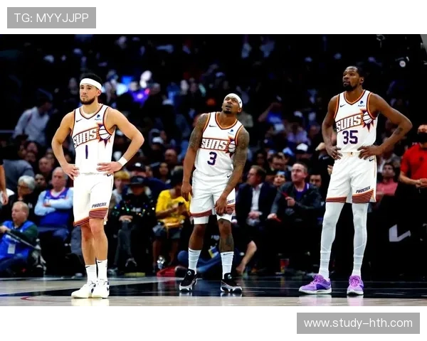 季后赛争夺进入白热化各队核心爆发新星崛起引领赛场风云变幻不断