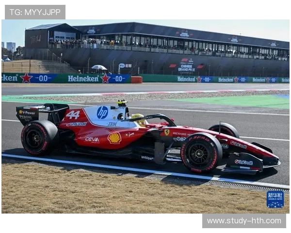 F1赛事最新动态：车队排名激烈变动 赛季争夺愈加白热化