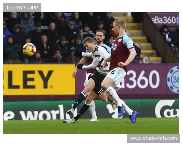 伯恩利足球俱乐部崛起之路与英超新挑战的历史探析