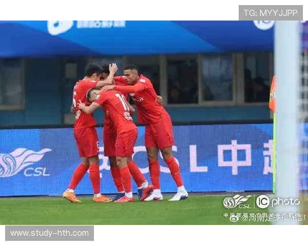 新赛季多项赛事激战正酣各队争冠形势扑朔迷离引发球迷热议